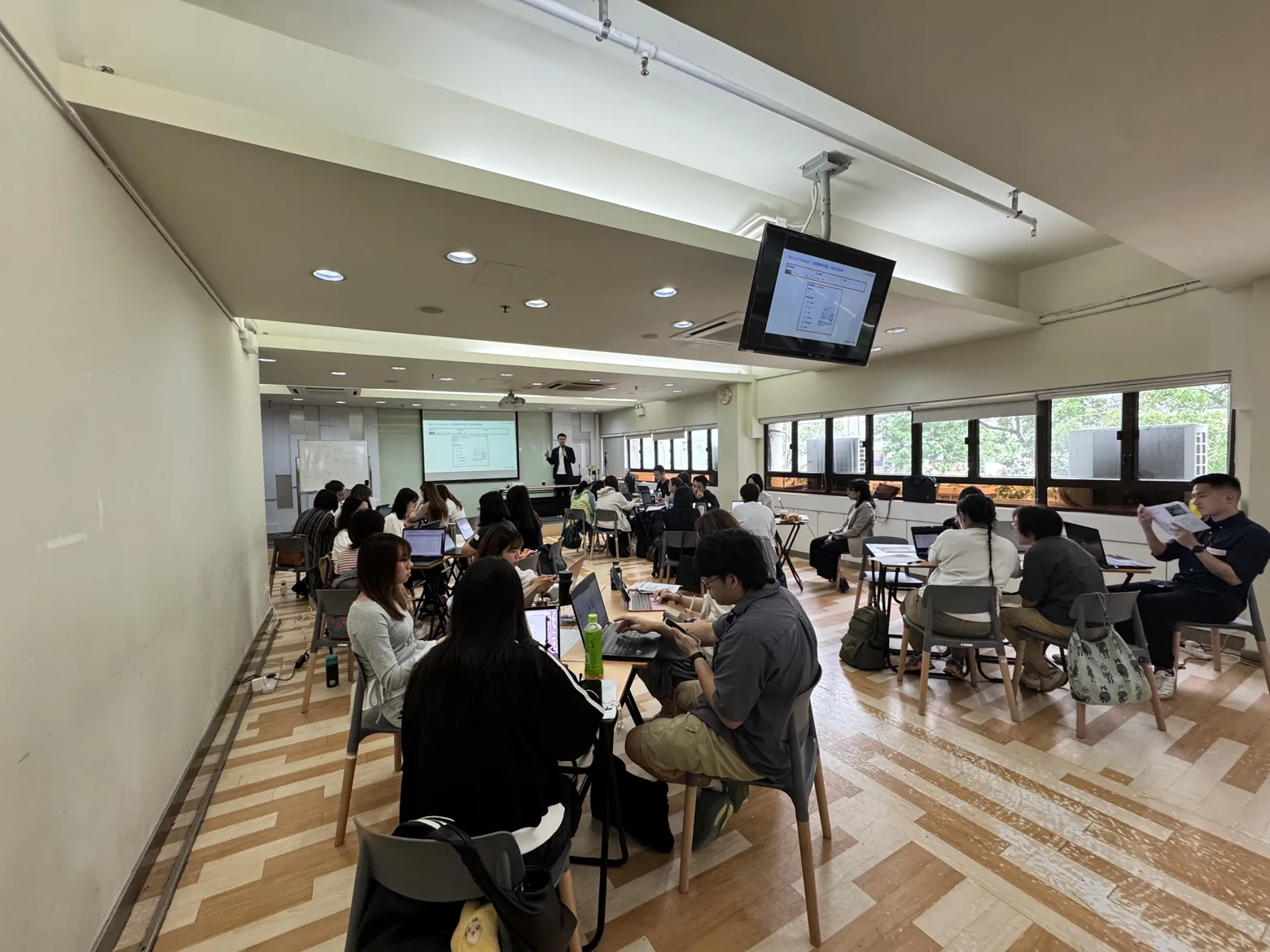 工作坊中的講解、討論與實作